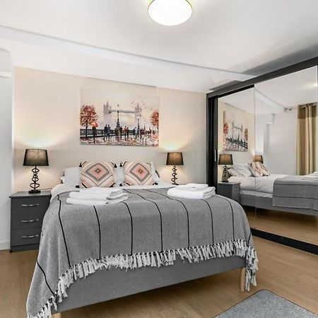 Modern 1 Bedroom Apartment In Woking Town Centre Ngoại thất bức ảnh