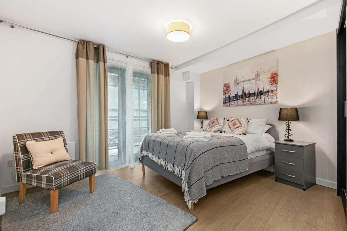Modern 1 Bedroom Apartment In Woking Town Centre Ngoại thất bức ảnh