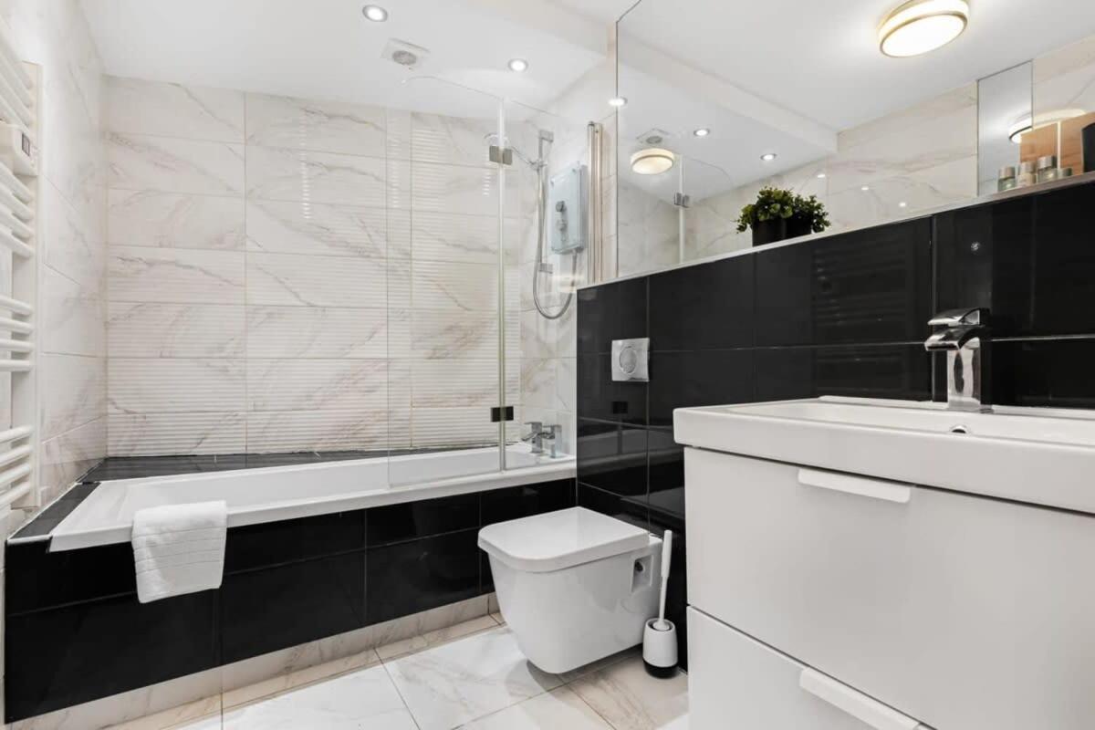 Modern 1 Bedroom Apartment In Woking Town Centre Ngoại thất bức ảnh